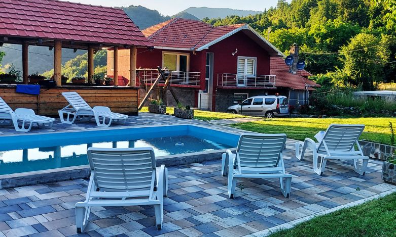 Konak Ždrma - ZAKUP CELE KUĆE | apartmani | sobe | bazen
